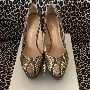 Women’s Shoes- Jessica Simpson - Size 7.5